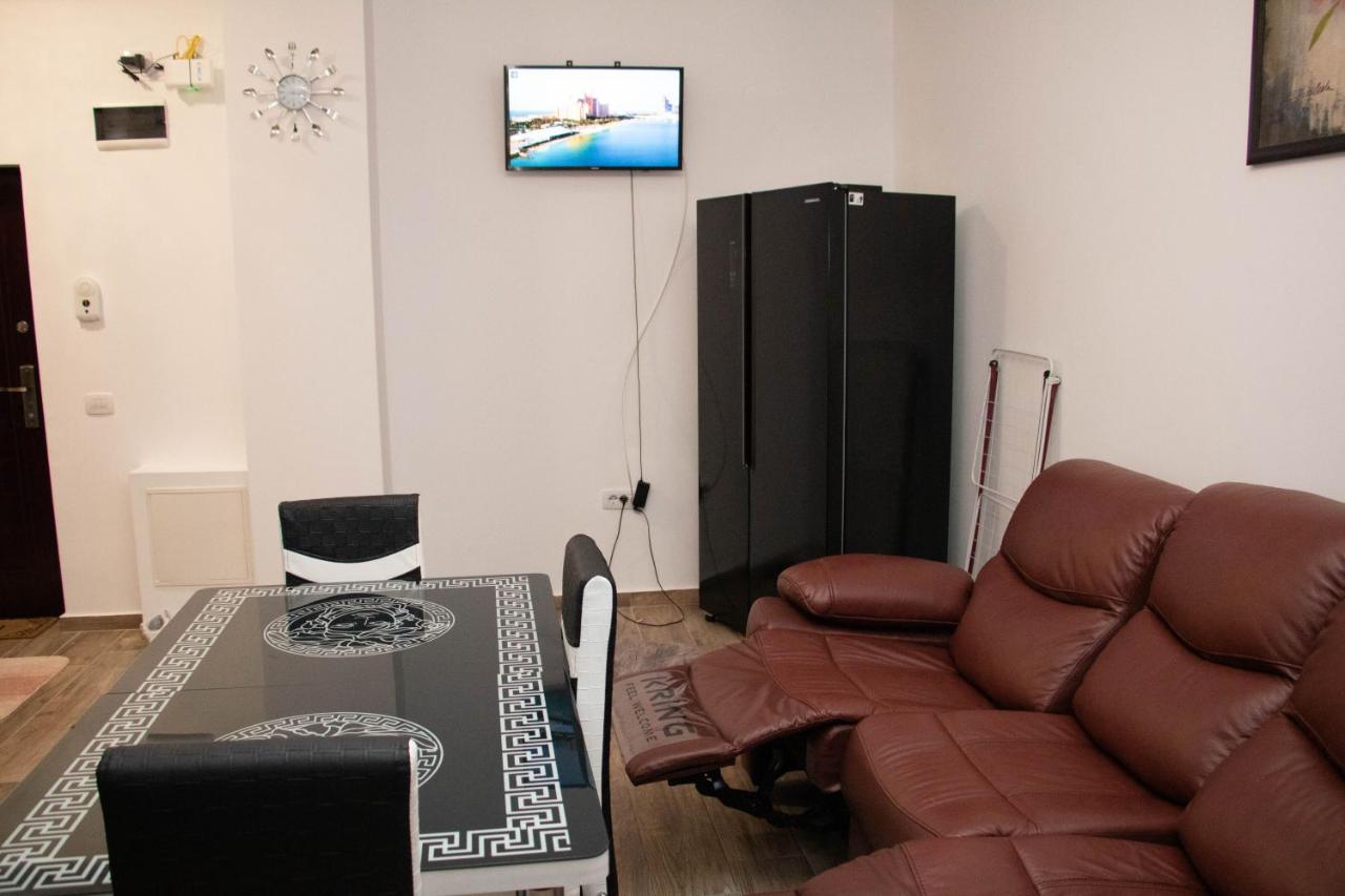 Apartament Capitala Militari Rosu Exterior photo